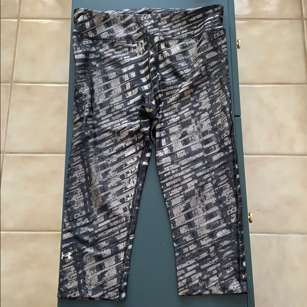 Under Armour Black and Gray Capris